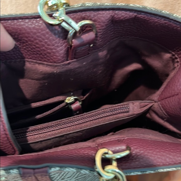 Liz Claiborne Tote Bag with grey velvet Crossbody and red wallet, bundle - Picture 13 of 16